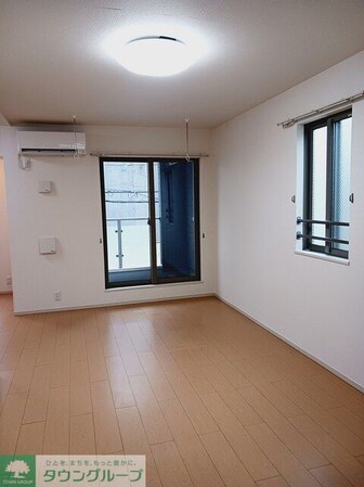 アン・ミケーリアの物件内観写真